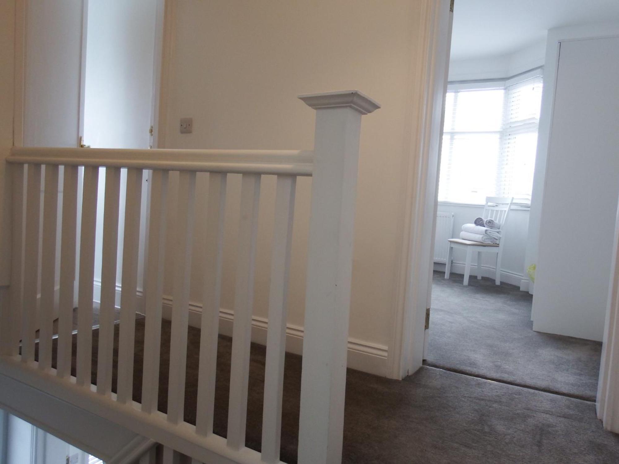 Newly Renovated 3 Bedroom Victorian Detached House บอร์นมัธ ภายนอก รูปภาพ