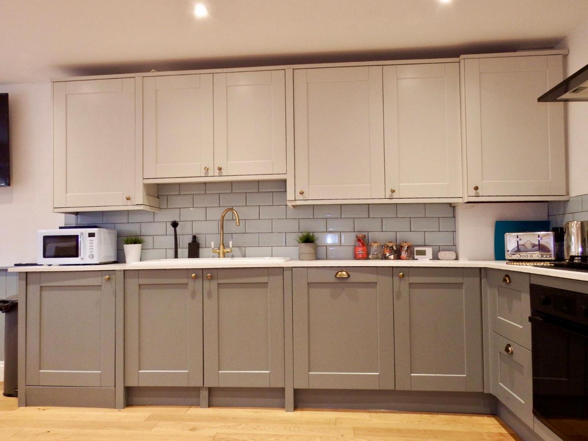 Newly Renovated 3 Bedroom Victorian Detached House บอร์นมัธ ภายนอก รูปภาพ