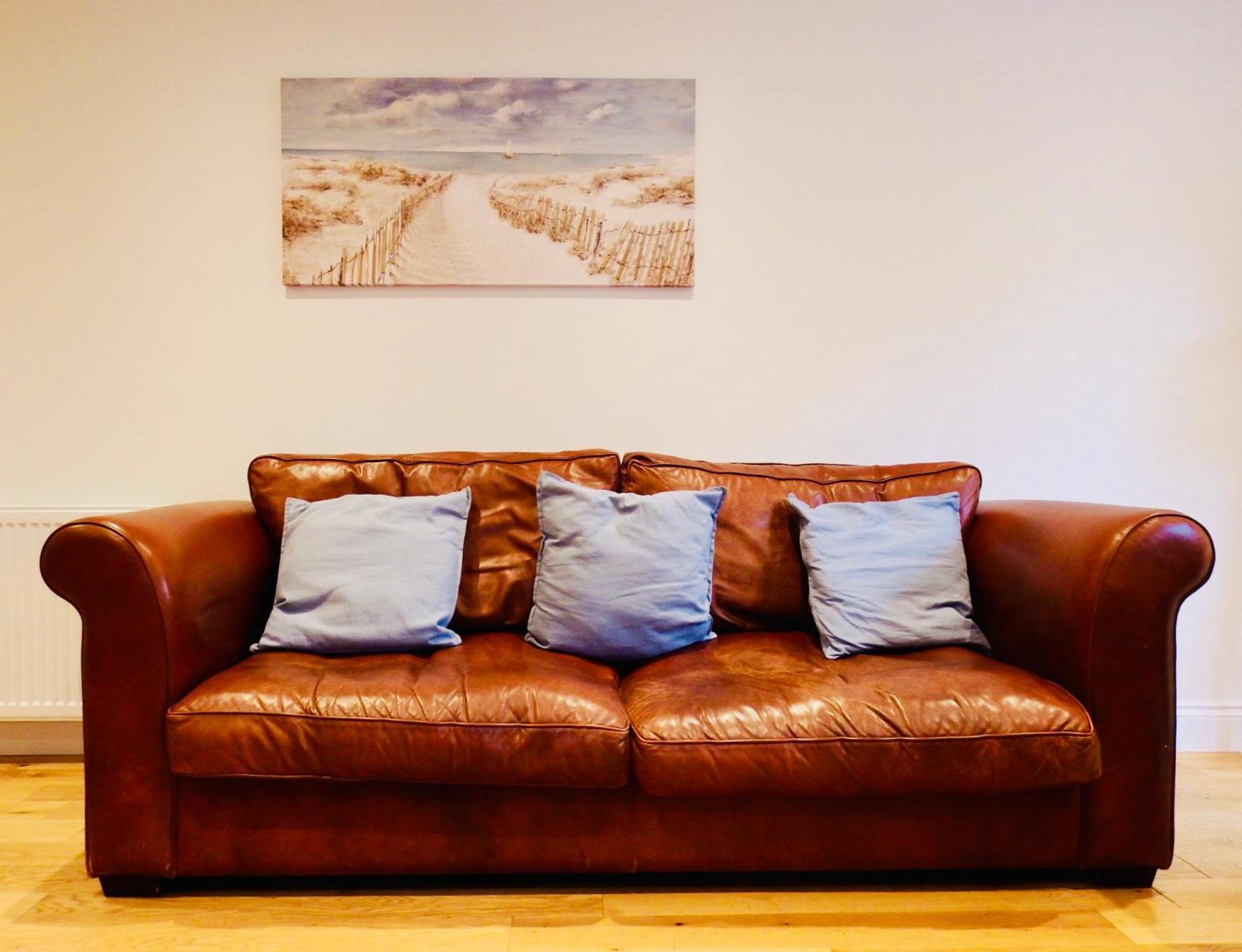 Newly Renovated 3 Bedroom Victorian Detached House บอร์นมัธ ภายนอก รูปภาพ
