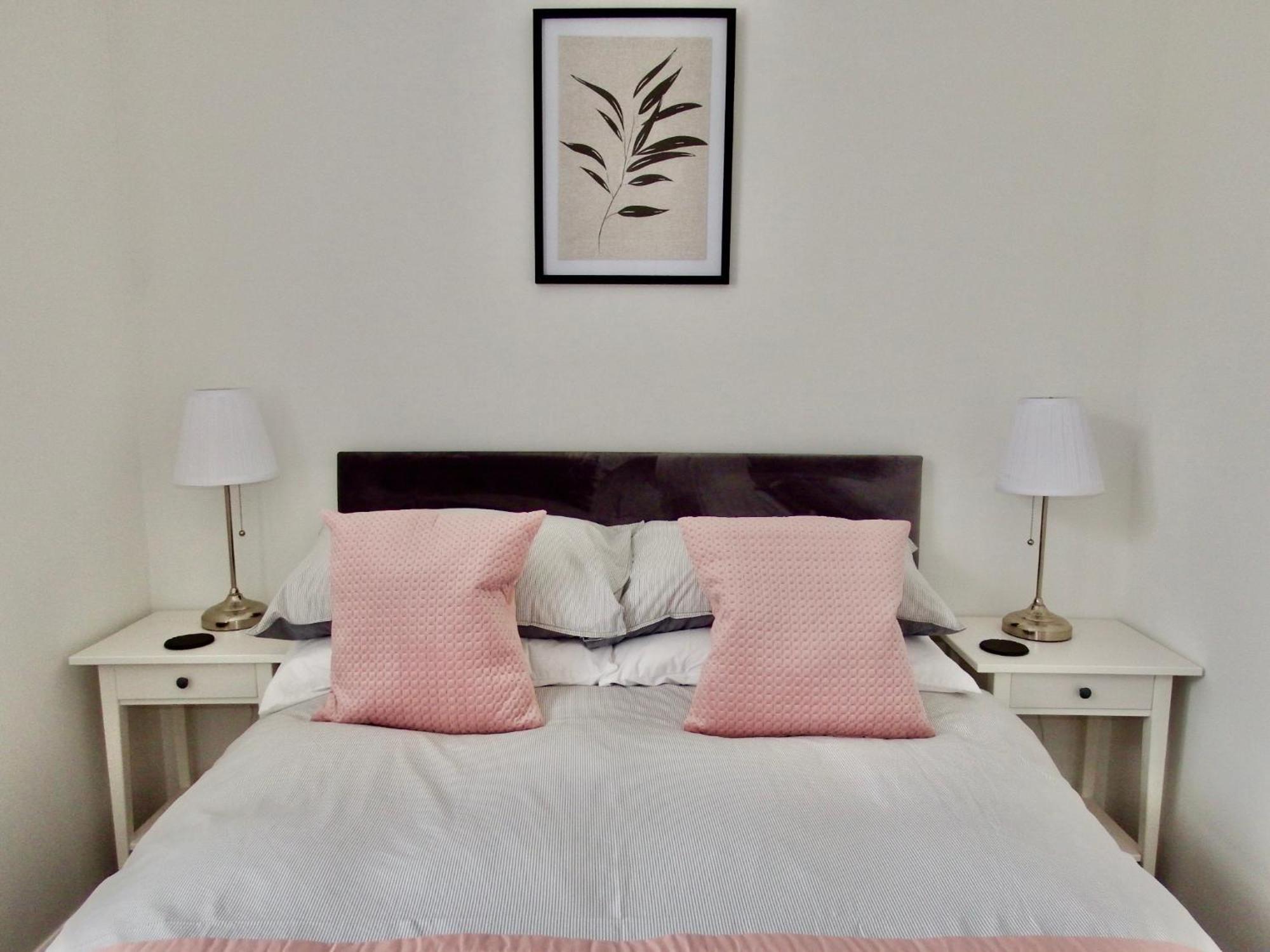 Newly Renovated 3 Bedroom Victorian Detached House บอร์นมัธ ภายนอก รูปภาพ