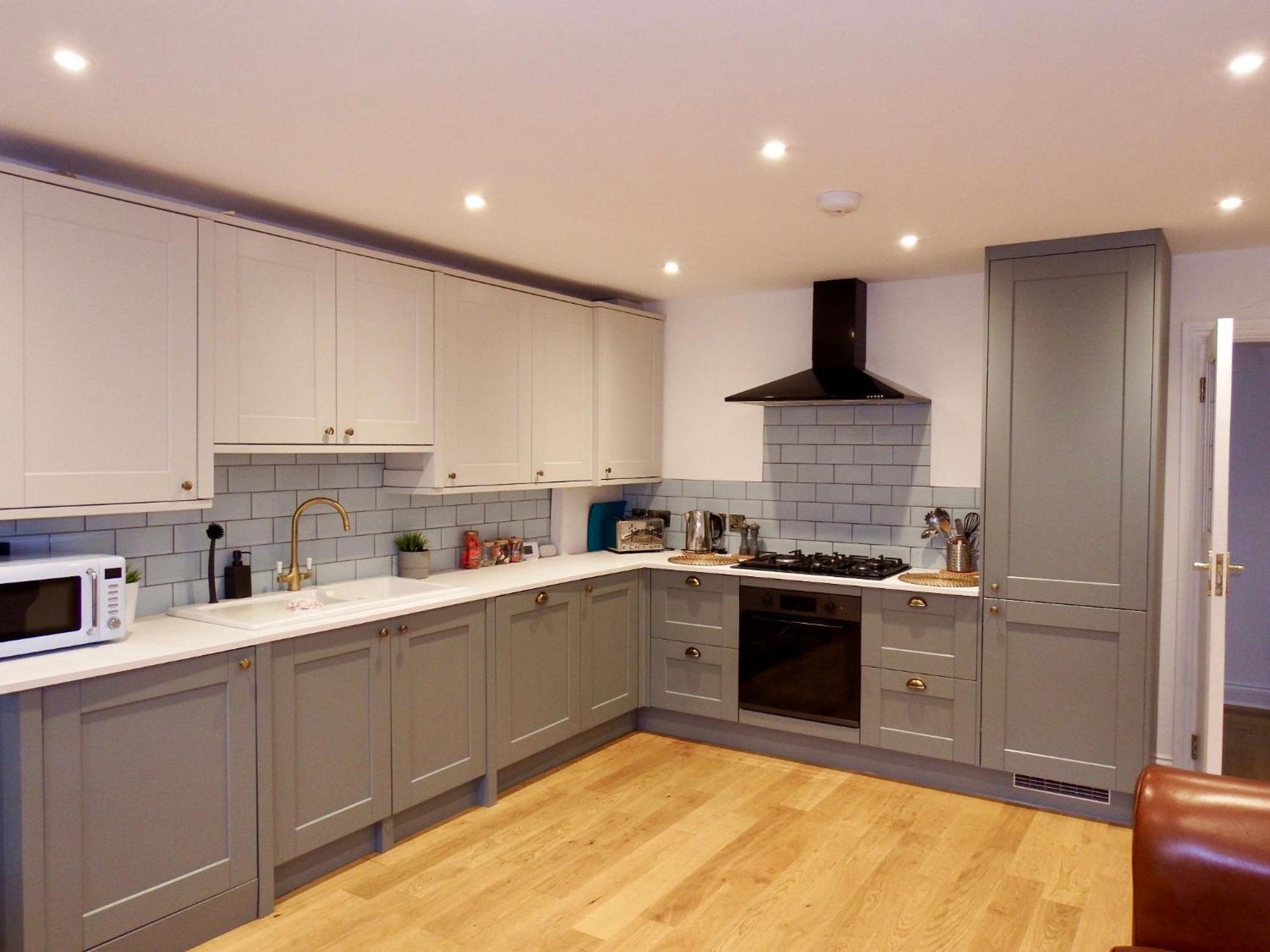 Newly Renovated 3 Bedroom Victorian Detached House บอร์นมัธ ภายนอก รูปภาพ
