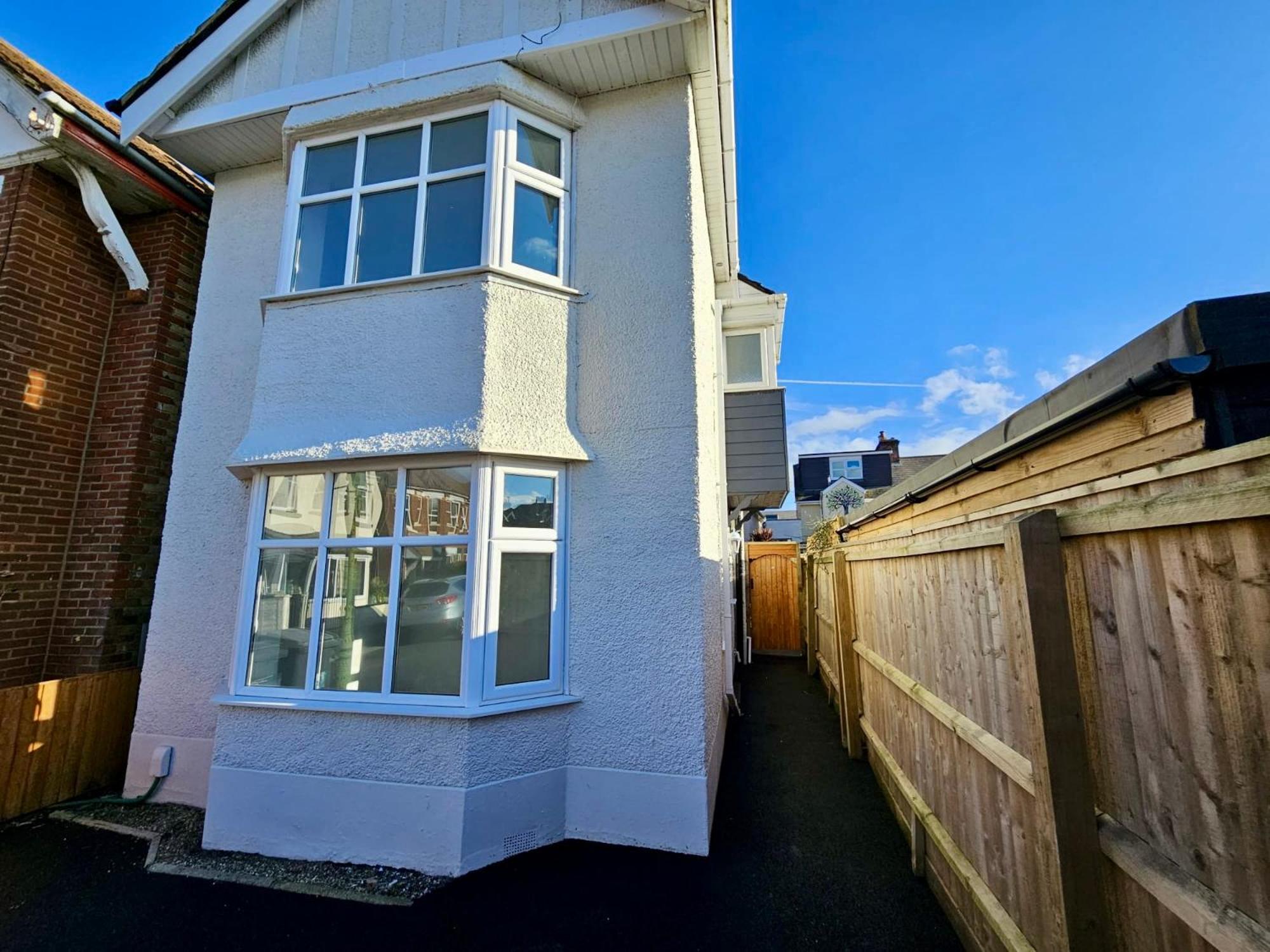 Newly Renovated 3 Bedroom Victorian Detached House บอร์นมัธ ภายนอก รูปภาพ