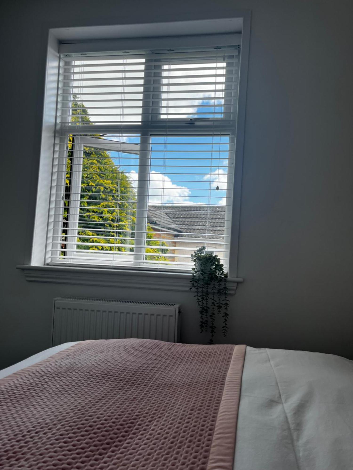 Newly Renovated 3 Bedroom Victorian Detached House บอร์นมัธ ภายนอก รูปภาพ